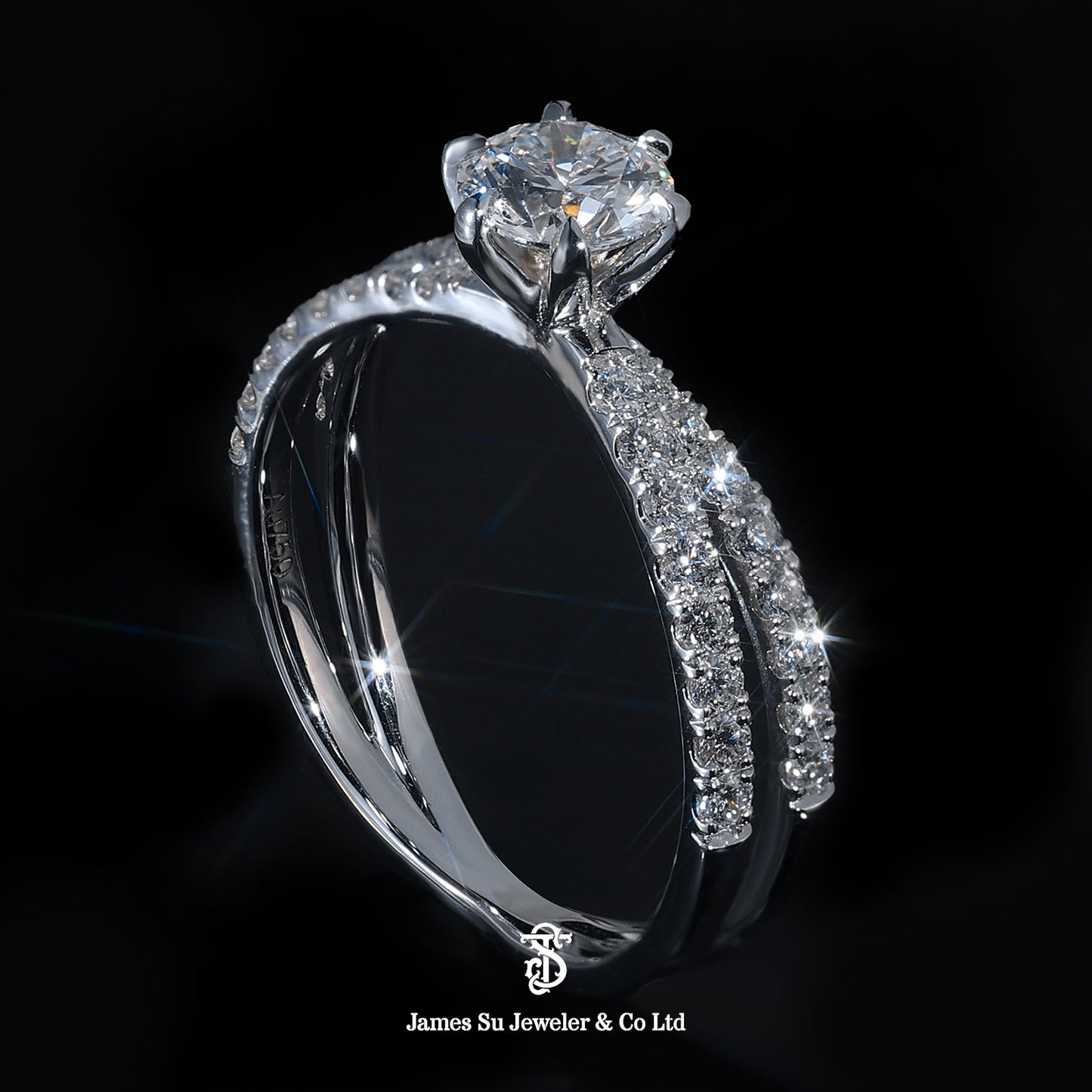 Luxury Silver Engagement Ring – Elegant Diamond Solitaire Design